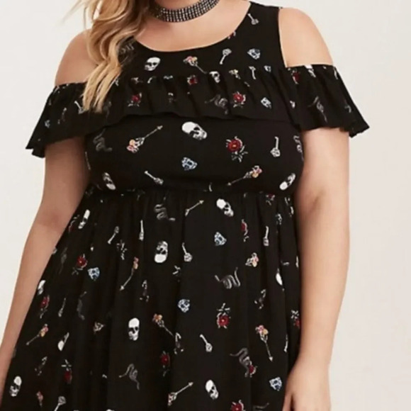 TORRID Acas‎ Skull Floral Chills Ruffle Cold Shoulder Dress - Picture 3 of 11